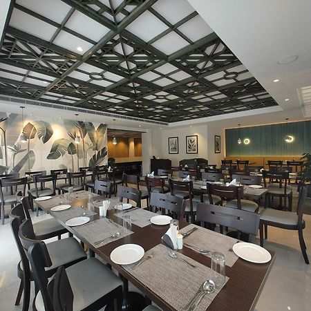 Hotel Abad Kochi Buitenkant foto