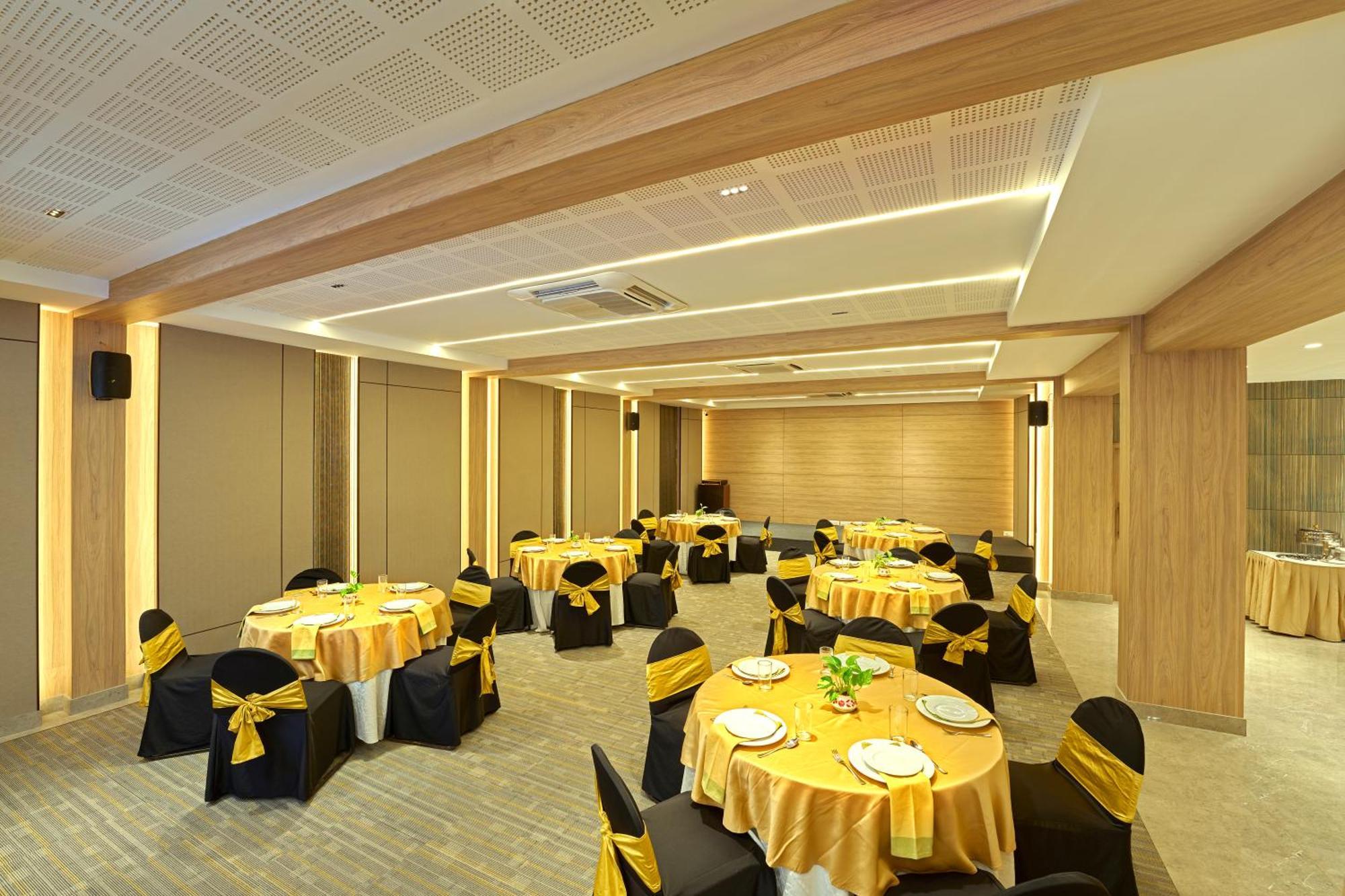 Hotel Abad Kochi Buitenkant foto