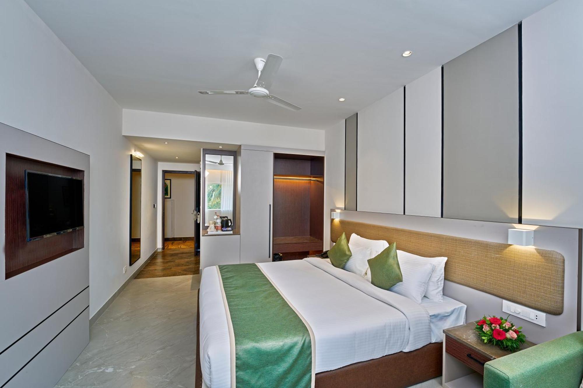 Hotel Abad Kochi Buitenkant foto