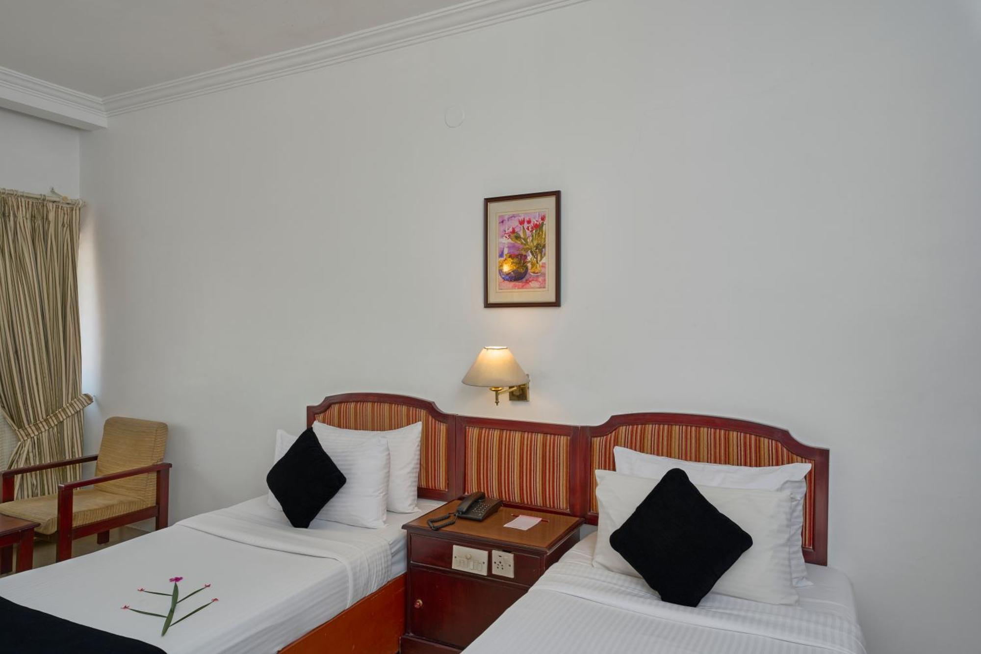 Hotel Abad Kochi Buitenkant foto